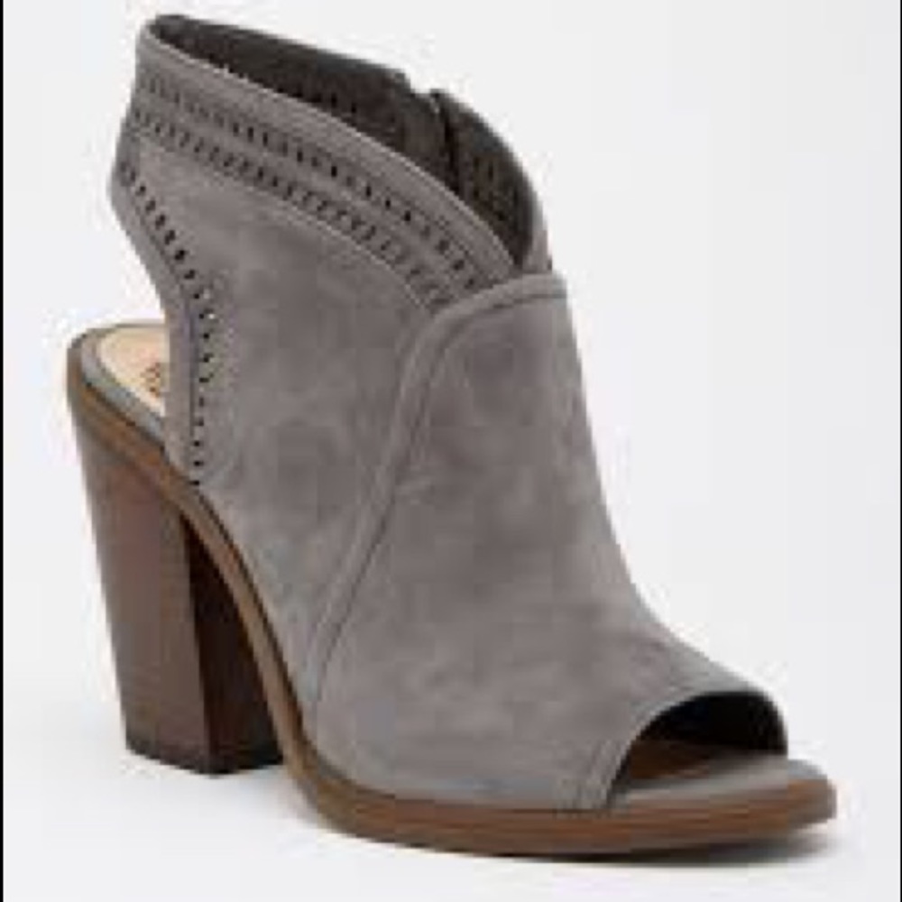 New in box Vince Camuto Koral Bootie Women’s 8